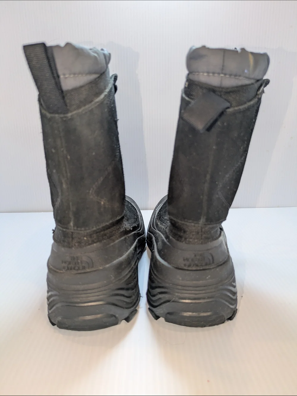 The North Face Waterproof Insulated Winter Snow Boots Youth 4/ women’s size 5.5